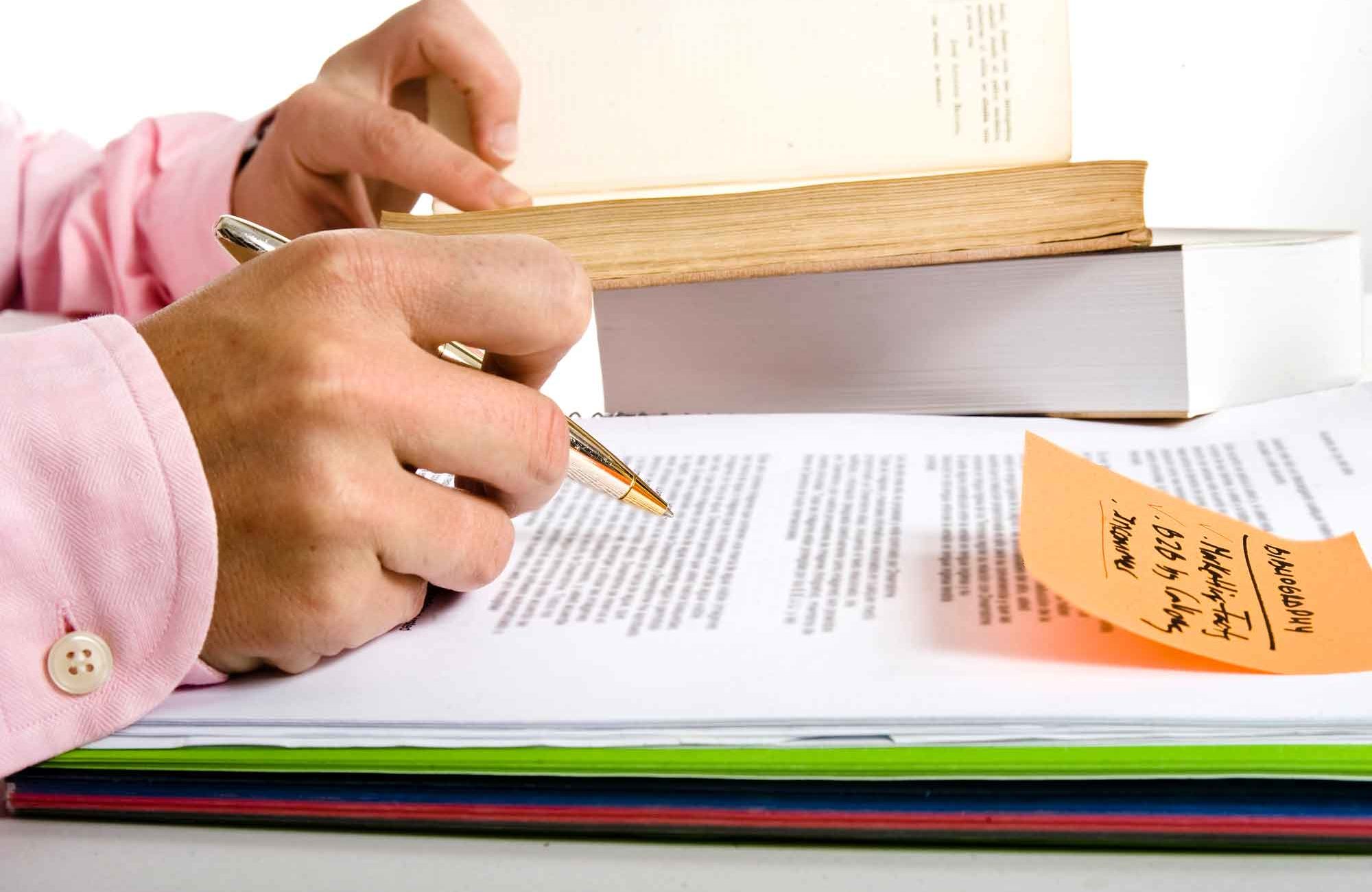 hand a book2